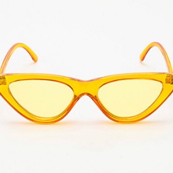 ❌SOLD❌The Sophia Soho’ sunnies - YELLOW - Picture 4 of 7